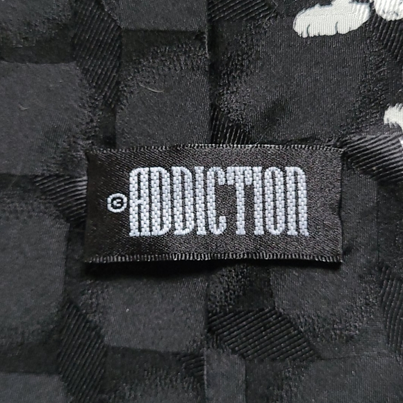 Addiction Dalmatian Tie - Picture 4 of 5